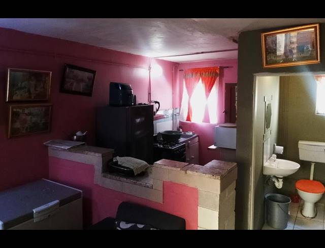 2 BEDROOM HOUSE FOR SALE IN THE HAGUE